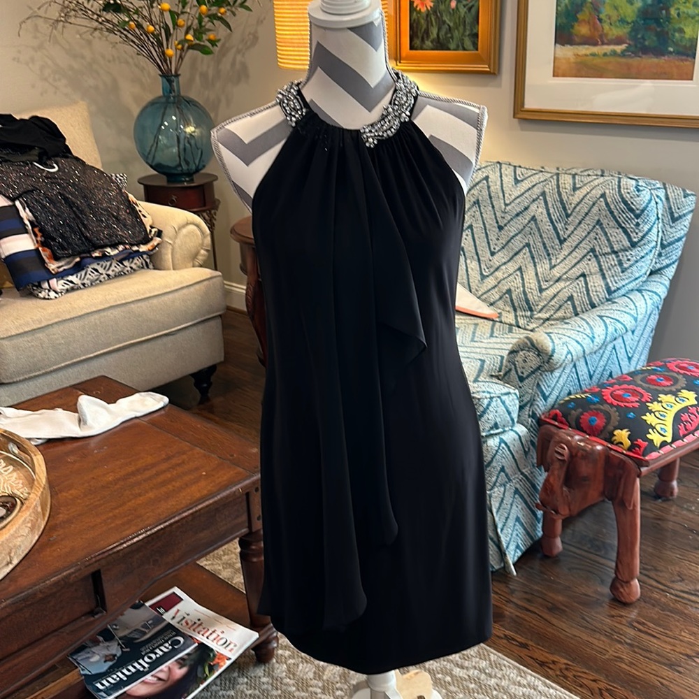 Adrianna Papell size 4 cocktail dress